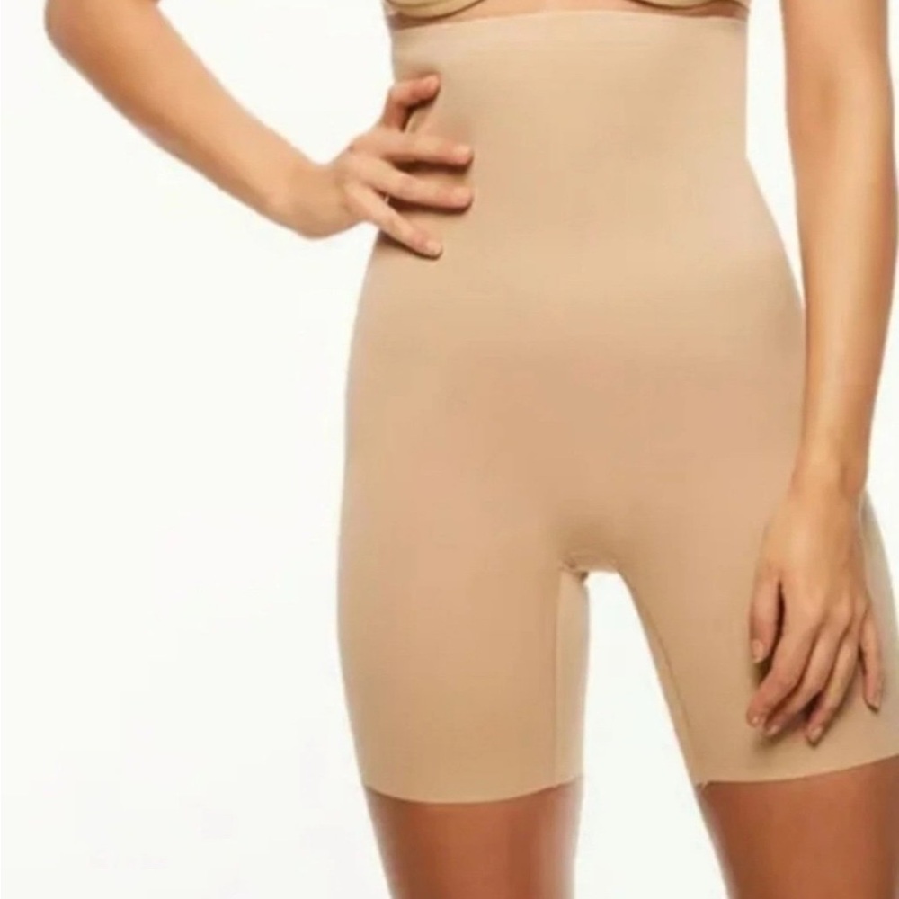 Chantelle Shaping shorts XXL NEW without tags